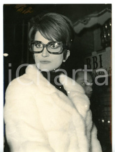 1965 ca MILANO - MINA in pelliccia / Ritratto della cantante *Fotografia 13x18