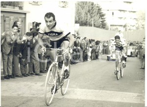 1959 CICLISMO LUGANO G.P. CAMPARI - Alcide VAUCHER al traguardo - Foto 18x13 cm
