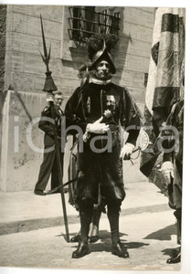 1957 ROMA Colonnello Ulrich RUPPEN durante cerimonia Guardie Svizzere *Foto