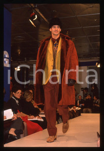 35mm vintage slide* 1989 MILANO - Sfilata Enrico COVERI Autunno-Inverno (40)