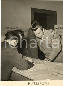 1953 BERGAMO Elezioni politiche - Un militare alle urne - Foto 13x18 cm