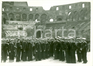 Fotografia d epoca originale 1938 ROMA Gruppo di marinai tedeschi visitano COLOSSEO e Via dell IMPERO Foto 1