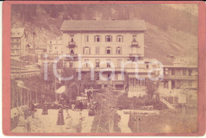 1885 DAVOS PLATZ (CH) Hotel SCHWEIZERHOF - RARE photo ROESSINGER-JEANNERET 16x11  Rara fotografia d'epoca, su cartoncino rigido, con timbro dello studio fotografico al verso.FOTOGRAFO: Roessinger-Jeanneret vorm. R. Friedel - Davos-Platz CONDIZIONI: GFORMATO: 16x11 cm    originale e autentica 1