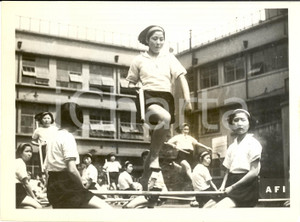 Fotografia d'epoca originale 1941 TOKYO Ginnaste giapponesi eseguono esercizi HOKO 1