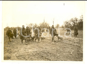 Fotografia d epoca originale 1940 WW2 FRENCH ARMY ZONE Soldiers with dogs for service at front  Photo 1