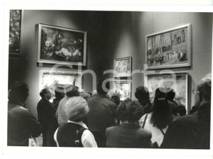 Fotografia d epoca originale 1997 GENOVA Palazzo Ducale  Visitatori alla mostra di Antoon VAN DYCK  Foto 1