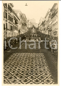 Fotografia d epoca originale 1929 GENZANO DI ROMA Veduta della tradizionale infiorata Foto SANGIORGI 1