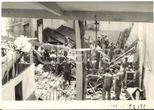 1954 NAPOLI Edificio COCA COLA sventrato da un aereo a reazione - Foto 18x13 cm