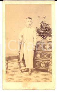 Fotografia d epoca originale 1870 ca  CLERMONTFERRAND F Ritratto di bambino in abito bianco Foto RENAUD 1