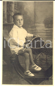 1910 ca NAPOLI Ritratto di bambino con un frustino - Foto cartolina PARIGINA