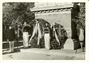 Fotografia d epoca originale 1938 ROMA Dopolavoristi milanesi alla Tomba del Milite Ignoto Foto 18x13 1