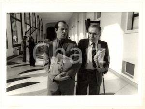 Fotografia d epoca originale 1986 MILANO Convegno POLITEIA  Enzo TORTORA con Bruno PELLEGRINO Foto 24x18 1
