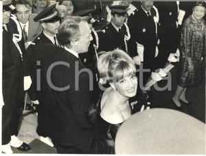 1966 FESTIVAL DI CANNES Monica VITTI alla prima di "Modesty Blaise" - Foto 24x18