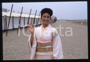35mm vintage slide* 1985 LIDO DI VENEZIA Azusa MANO Ritratto in kimono (2)