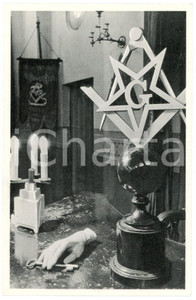 1910 ca BRUSSEL Belgische Anti-vrijmetselarij Bond - DE BEZEM - Postcard n° 2  Cartolina postale d'epoca, della lega anti-massoneria belga, non viaggiata.Didascalia al verso: "2 - Binnenzicht van de loge 'De Goede Vriendschap', Namen".CONDIZIONI: GFORMATO: FP    originale e autentica 1