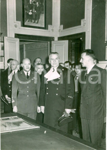 Fotografia d epoca originale 1941 MILANO Hans Georg VON MACKENSEN visita uffici IL POPOLO D ITALIA Fotografia 1