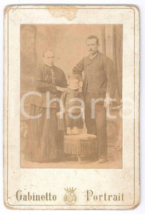 Fotografia d epoca originale 1890 ca COSTUME ITALIA Famiglia con bambino su poltrona Foto 11x16 cm 1