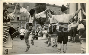 Fotografia d epoca originale 1937 SOFIA BULGARIA Danze tradizionali per nascita SIMEONE II Fotografia 1