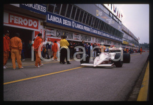 35mm vintage slide* 1988 GP SAN MARINO Derek WARWICK su ARROWS A10B - Corsia box