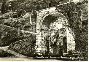 Cartolina originale da collezione 1970 CIVITELLA DEL TRONTO (TE) Fontana degli Amanti *Cartolina postale FG VG 1