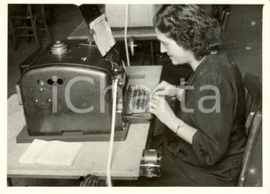 Fotografia d epoca originale 1943 ANCONA Donna impiegata sostituisce uomo chiamato alle armi Fotografia 1