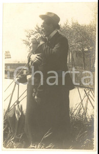 Fotografia d epoca originale 1910 ca ALESSANDRIA ? Ritratto di giovane uomo con la nonna  Foto ARTISTICA 1