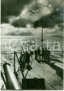 Fotografia d epoca originale 1939 MARE DEL NORD WWII Aerei R.A.F. sorvolano navi da guerra inglesi FOTOGRAFIA 1