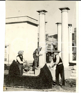 Fotografia d epoca originale 1939 MILANO Fiera Campionaria  Allestimento di un padiglione Foto 12x14 cm 1