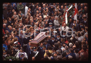 Fotografia d epoca originale 35mm vintage slide 1993 RIMINI Federico FELLINI  Funerale del regista 13 1