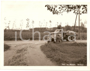 Fotografia d epoca originale 1955 ca GARLASCO PV Incidente stradale Fiat 500 TOPOLINO Furgone Fotografia 1