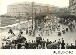 1954 CICLISMO NAPOLI - GIRO DELLA CAMPANIA Partenza da Piazza Municipio *Foto