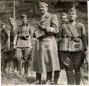 Fotografia d'epoca originale 1937 MILANO (?) REGIO ESERCITO Principe UMBERTO con un reparto sanitario *Foto 1