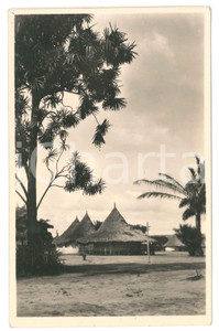 Cartolina originale da collezione 1930 C. ZAGOURSKI Â«L Afrique qui disparaÃ®tÂ» AEF Village indigÃ¨ne Postcard 199 1