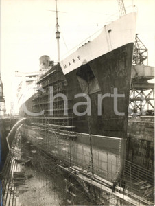 1957 SOUTHAMPTON Cunard Liner QUEEN MARY during her annual overhaul *Photo 15x20