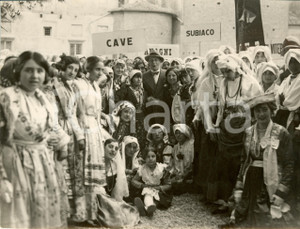 Fotografia d epoca originale 1929 ROMA Augusto TURATI con ragazze di ZARA TRIESTE e LAZIO costumi tipici 1