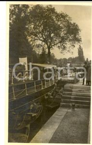 Fotografia d epoca originale 1924 LONDON UK Una chiusa sul TAMIGI Foto ANIMATA 8x14 cm 1
