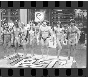 Fotografia d epoca originale 35mm LOTTO 1 NEGATIVO  1984 RAI 1 TEST Culturisti ospiti del programma 1