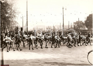 Fotografia d epoca originale 1932 Milano  Terra del Carso al Monumento Caduti Foto 1