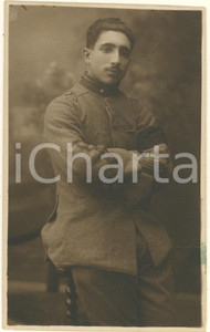Fotografia d epoca originale 1915 ca WWI MILANO Ufficiale con fregio J sulla spallina Foto VALDEMARO 1