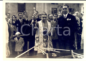 Fotografia d epoca originale 1933 LIVORNO Mons. Giovanni PELLICCI benedice nuove imbarcazioni da corsa Foto 1