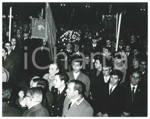 Fotografia d epoca originale 1969 MILANO ANNI DI PIOMBO Funerali agente Antonio ANNARUMMA  Foto 1