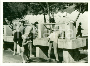 Fotografia d epoca originale 1936 ROMA Avanguardisti al lavatoio Campo Sandro Italico MUSSOLINI Fotografia 1