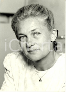 Fotografia d epoca originale 1990 ca PARIS Elisabeth BADINTER filosofa e scrittrice Ritratto Foto MONIER 1