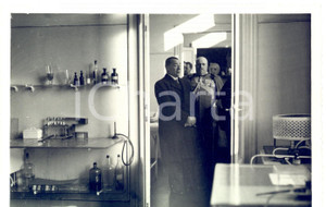 Fotografia d epoca originale 1932 MILANO Prefetto Bruno FORNACIARI e gen. Carlo PERRIS al nuovo dispensario 1