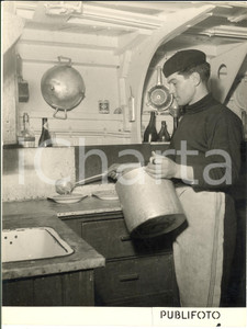 1952 GENOVA Motovedetta "Fais" della Guardia di Finanza - La cucina *Foto 18x24