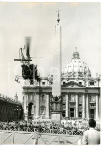 1958 ROMA - SAN PIETRO Elicottero con statua di Gesù Lavoratore dono delle ACLI