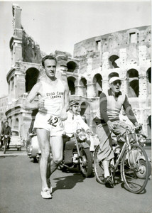 1959 ROMA COLOSSEO - MARCIA - Abdon PAMICH vince il 33^ Giro di Roma *Foto