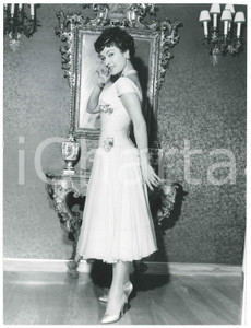 1960 ca ROMA - CINEMA Silvana PAMPANINI con collana di perle - Foto 18x24 cm  Fotografia d'epoca. FAIR/discreto Lievi smussature agli angoli Formato: 18x24 originale e autentica 1