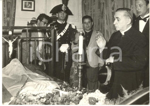 1959 TORRE DEL GRECO Card. Alfonso CASTALDO benedice salma di Enrico DE NICOLA