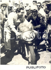 1955 ROMA MOTOCICLISMO Passaggio di Bruno FRANCISCI nella MILANO-TARANTO - Foto